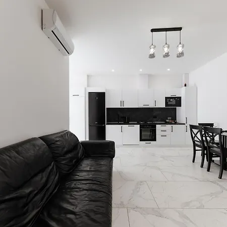 Luxury Apartments-Belochka Uzhhorod Exterior photo