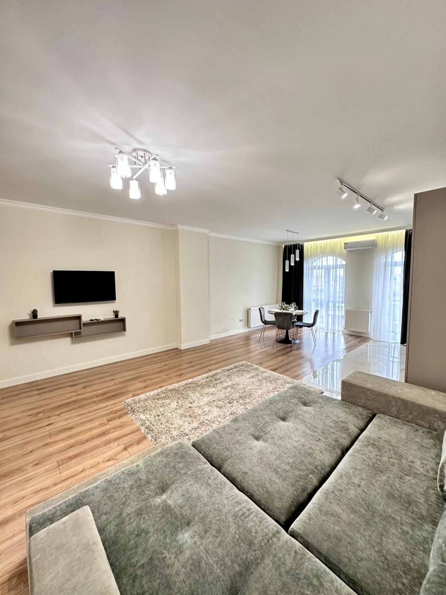 Luxury Apartments-belochka Apartment